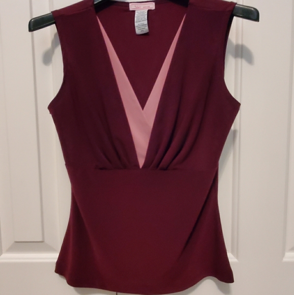 Sleeveless Shirt - Picture 1 of 1